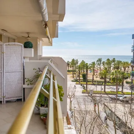 Acogedor En Primera Linea De Playa Salou